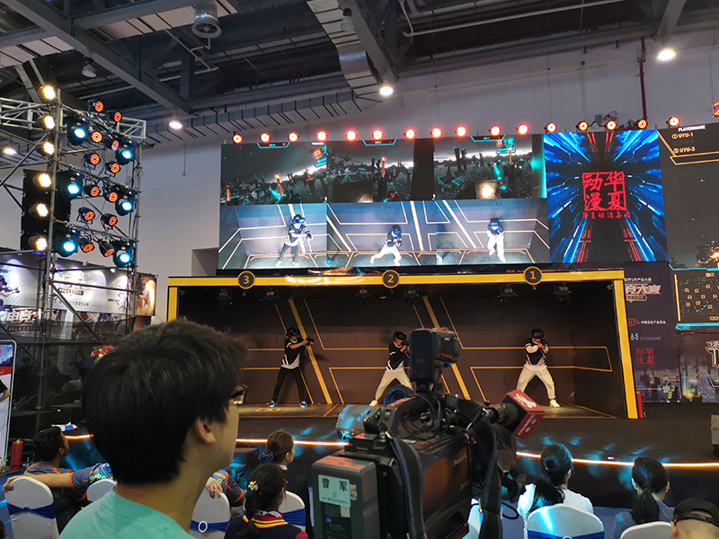 2019年世界VR產業(yè)大會VR電競大賽——游戲展會搭建